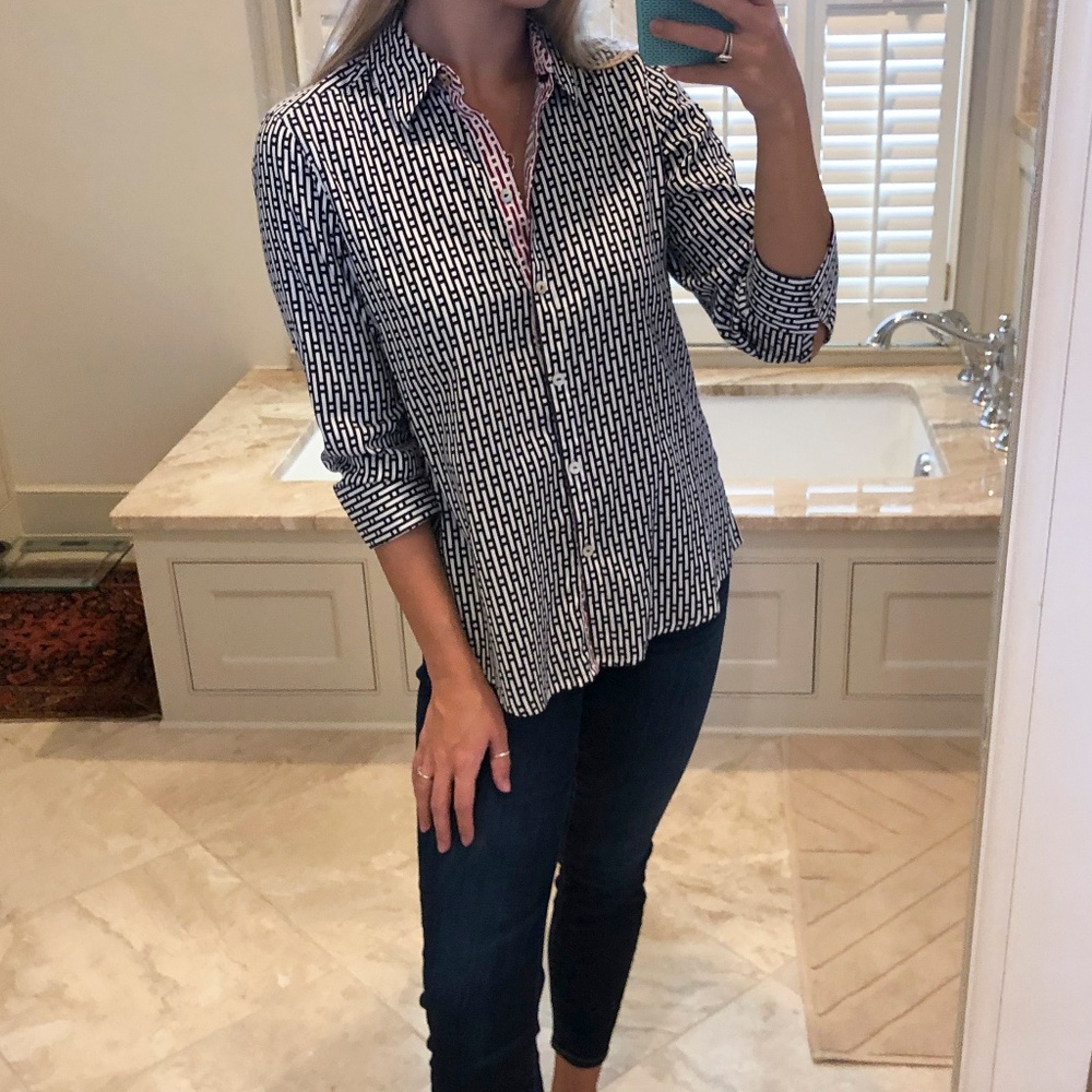 Foxcroft navy blue and white blouse, size 2